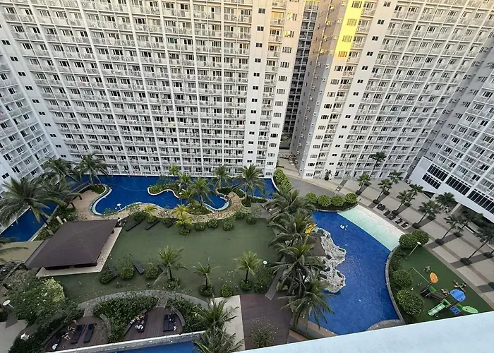 Shore Near Moa With Pool Apartahotel Manila